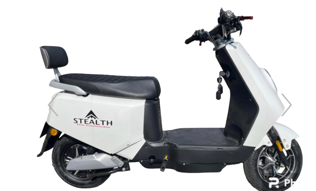 The Commuter Electric Scooter/Moped 1500W 72V 32AH 35MPH Scooter